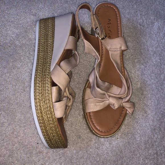 Wedged heels - Picture 3 of 4